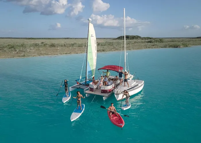 The Yak Lake House - Hostal Bacalar